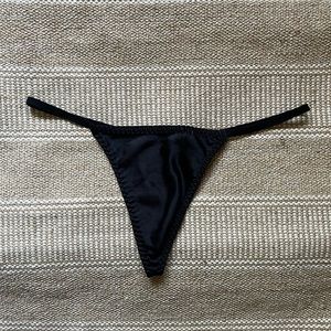VS V-String Panty